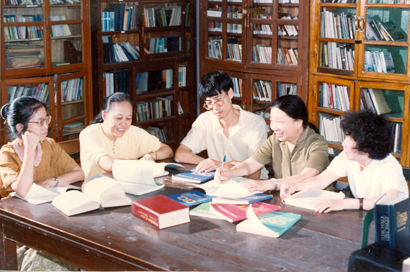 04 李筱菊、肖惠云主持CECL教材组会议.jpg 金贝娱乐城