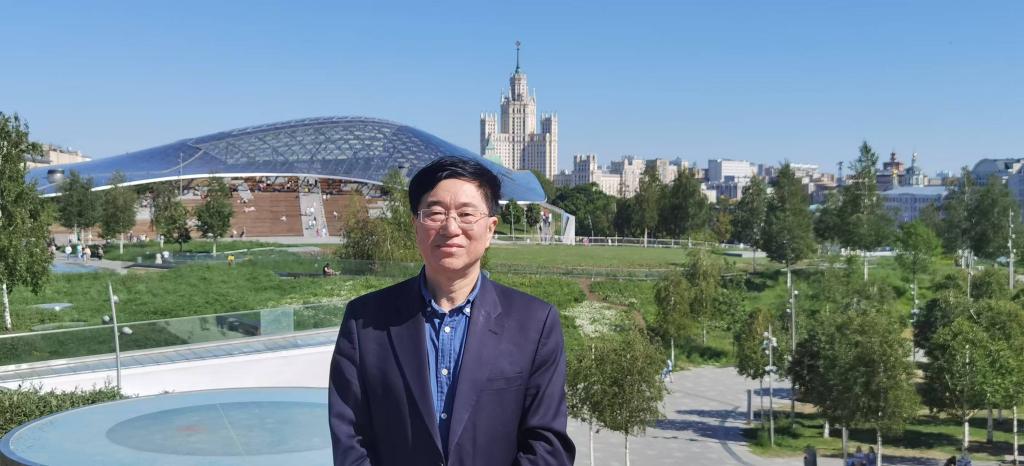 赵龙跃在莫斯科参加金砖国家学术论坛.jpg 金贝娱乐城