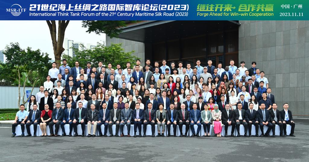 合影.jpg 金贝娱乐城