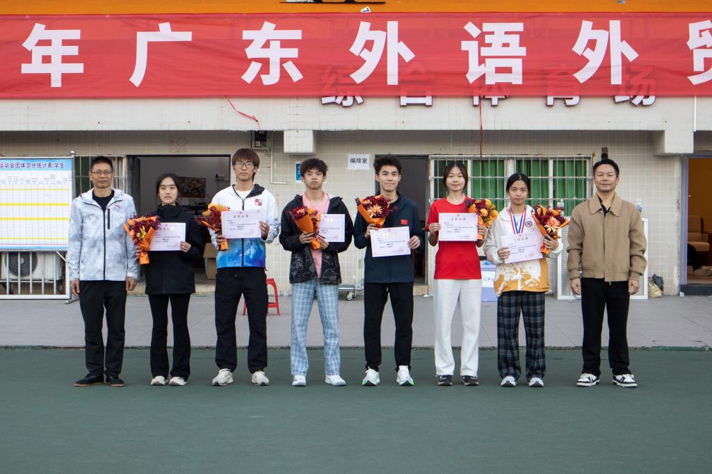 颁奖合影3.jpg 金贝娱乐城