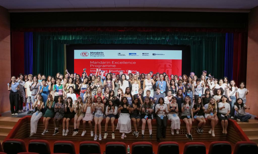 13 合影.jpg 金贝娱乐城