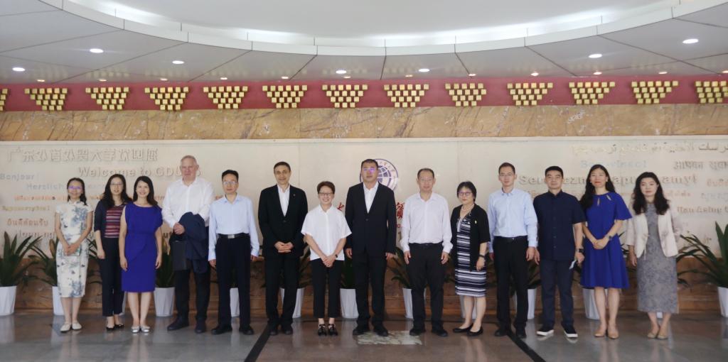 合影.jpg 金贝娱乐城