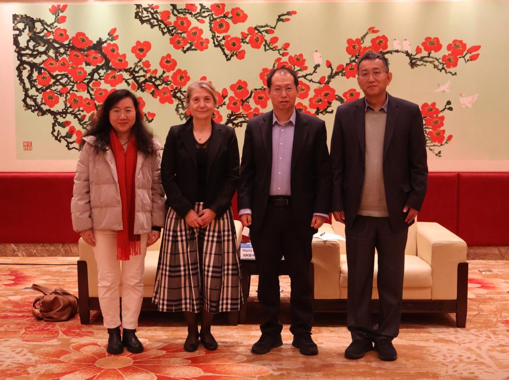 20250307保加利亚索菲亚大学来访合影(申明浩).jpg 金贝娱乐城