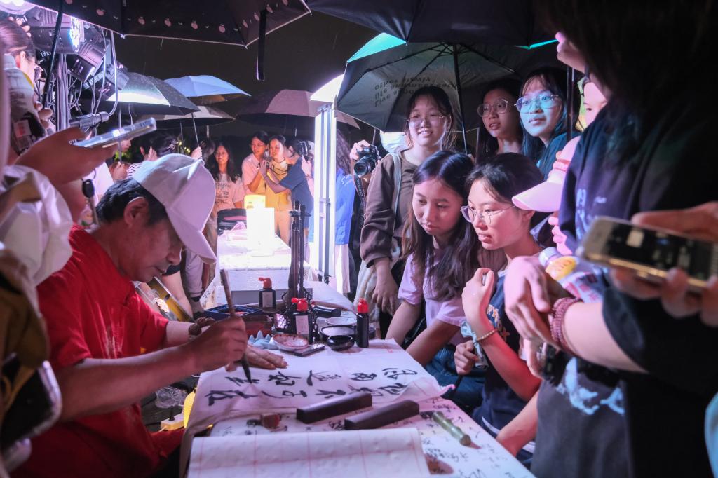 书法小摊2.jpg 金贝娱乐城