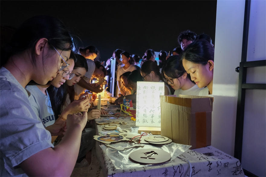 秋日诗宴20.jpg 金贝娱乐城