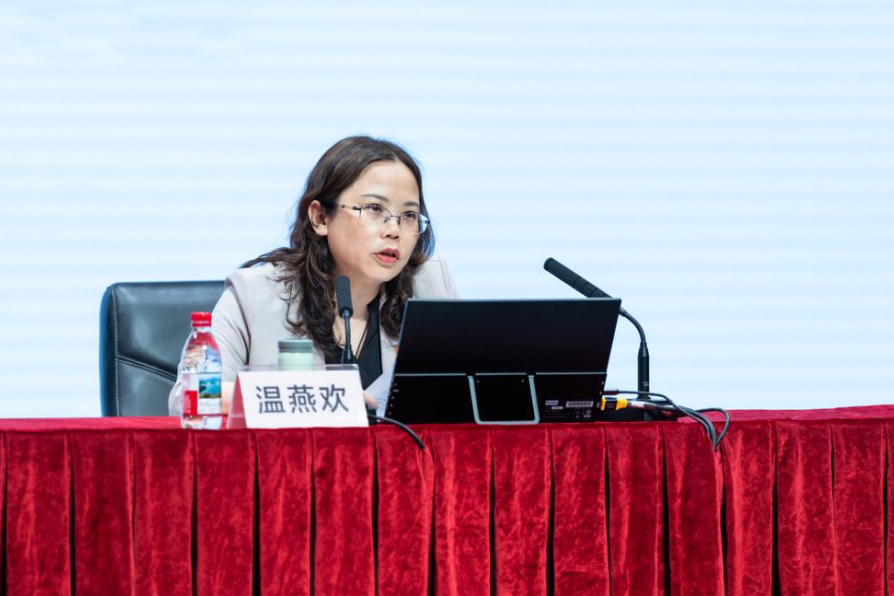 温燕欢作辅导报告.jpg 金贝娱乐城