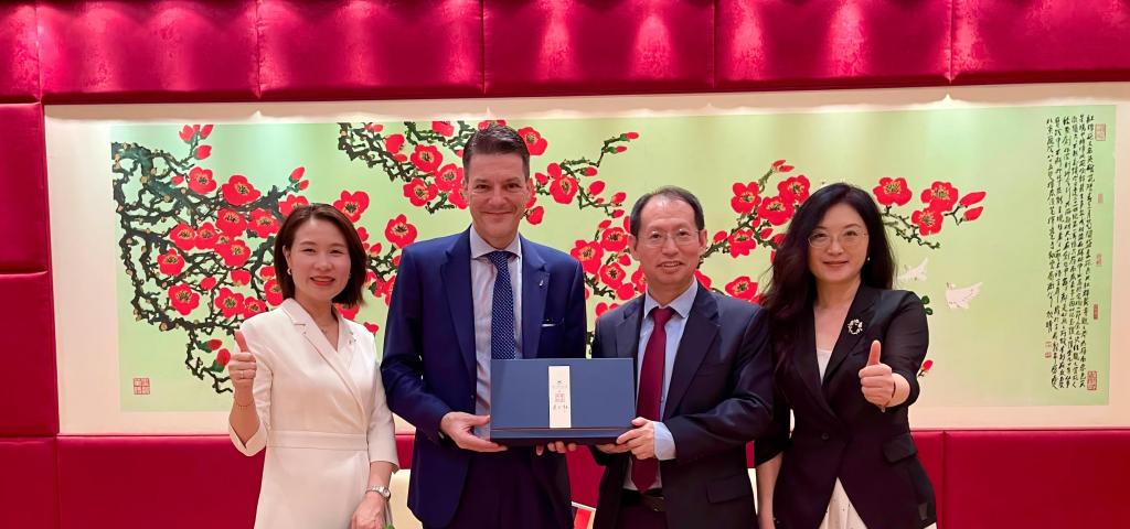 8898fa9ccff8e97aff3eb8dcad1fb61(1).jpg 金贝娱乐城