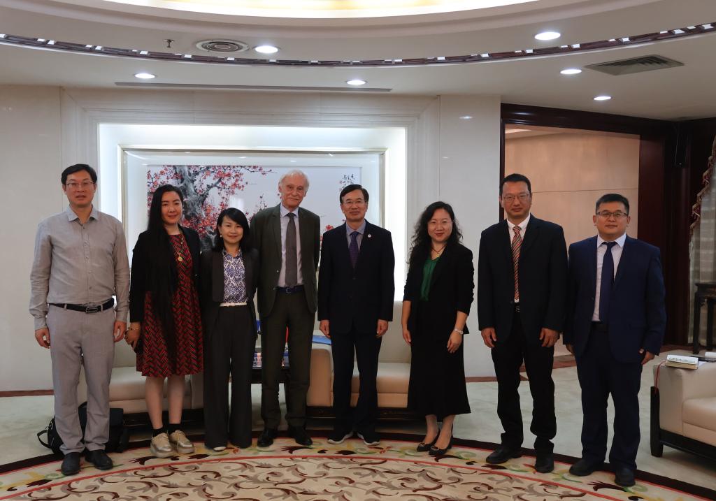 06ee4c25fa4a0f0d0e24e2a304dde67.jpg 金贝娱乐城