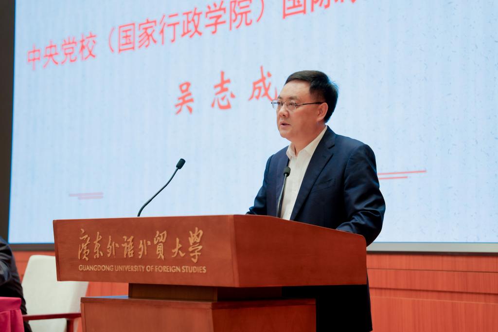 石佑启主持报告会.jpg 金贝娱乐城