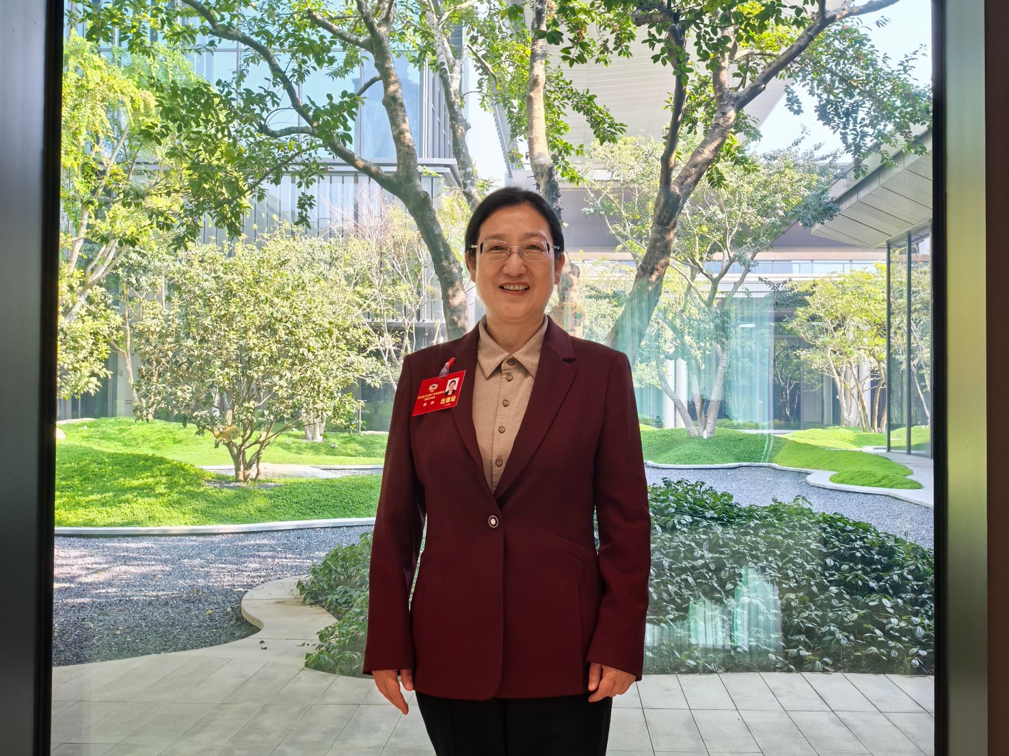 杨桦院长出席省政协委员会_副本.jpg 金贝娱乐城